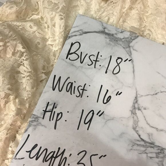 Alexia Admor NWT Sleeveless Lacey Dress - Picture 4 of 4